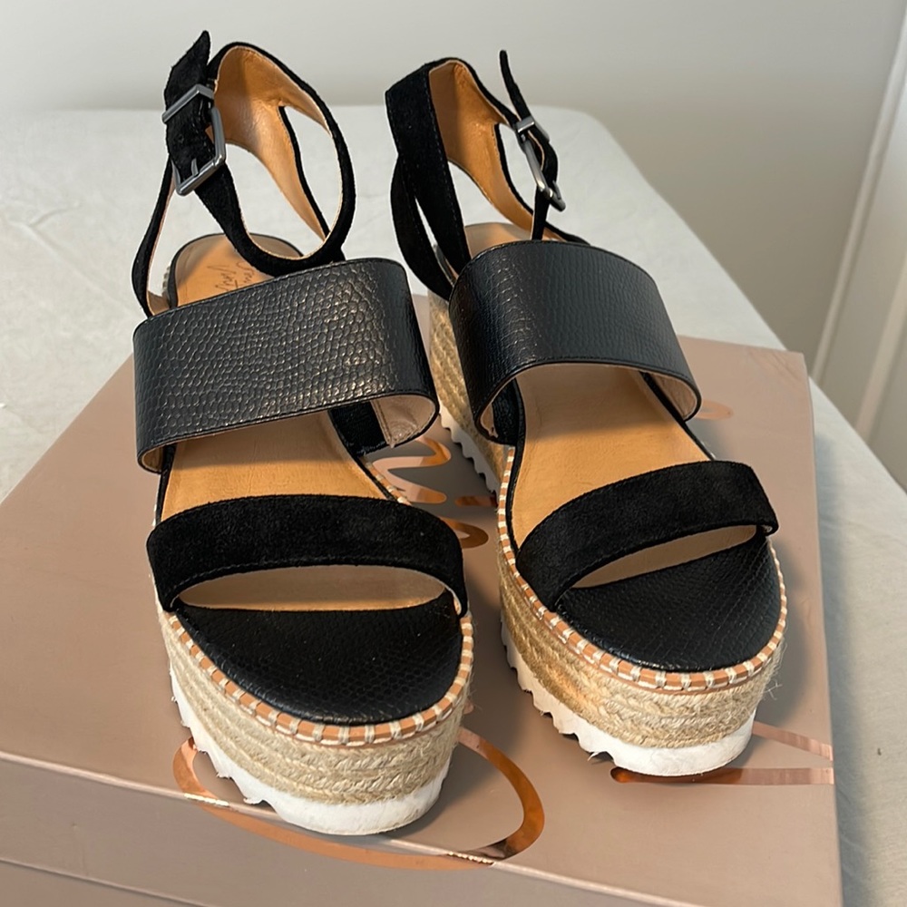 Crown Vintage Daylen wedges